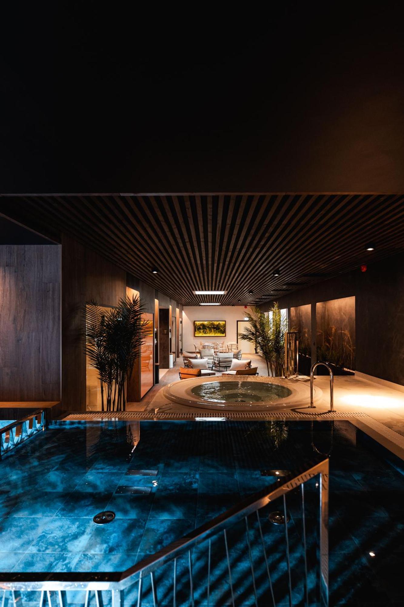 Oe Seaside Suites & Spa 쿠레사아레 외부 사진